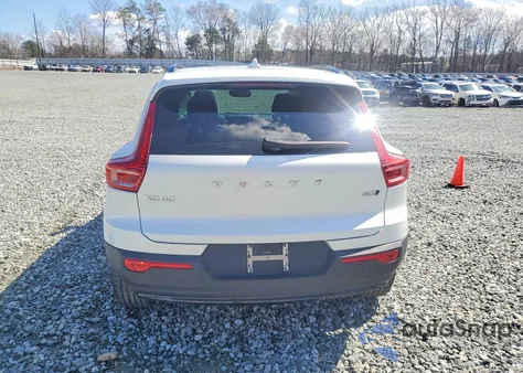 2025 Volvo Xc40 Plus из США, поврежденный, VIN YV4L12UC7S2452400